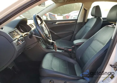 2017 Volkswagen Passat Se z USA, uszkodzony, nr VIN 1VWBT7A30HC038465